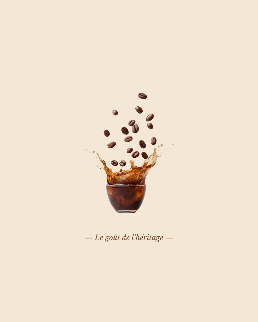 Grains de cafes de famille qui tombent dans tasse